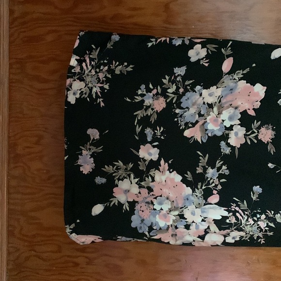 Women’s size extra small Soprano Brand dress with short sleeves floral print - Picture 8 of 11